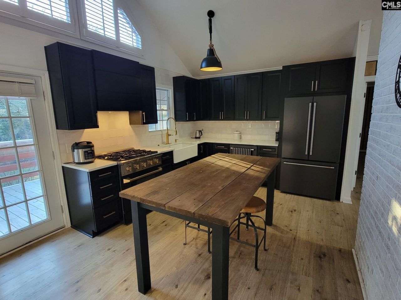 121 Singing Wood Lane  Photo 5