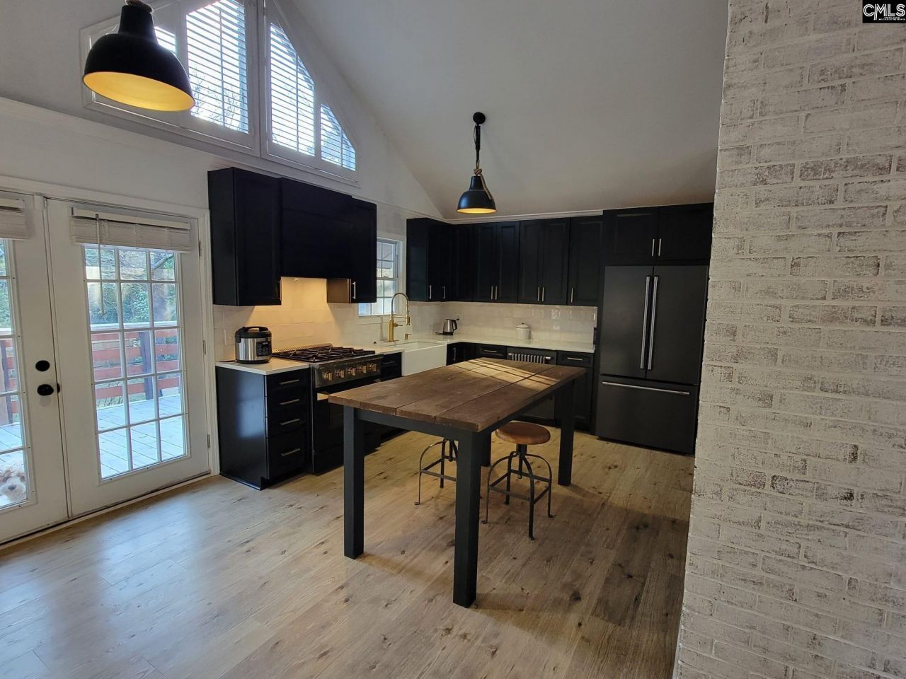 121 Singing Wood Lane  Photo 6