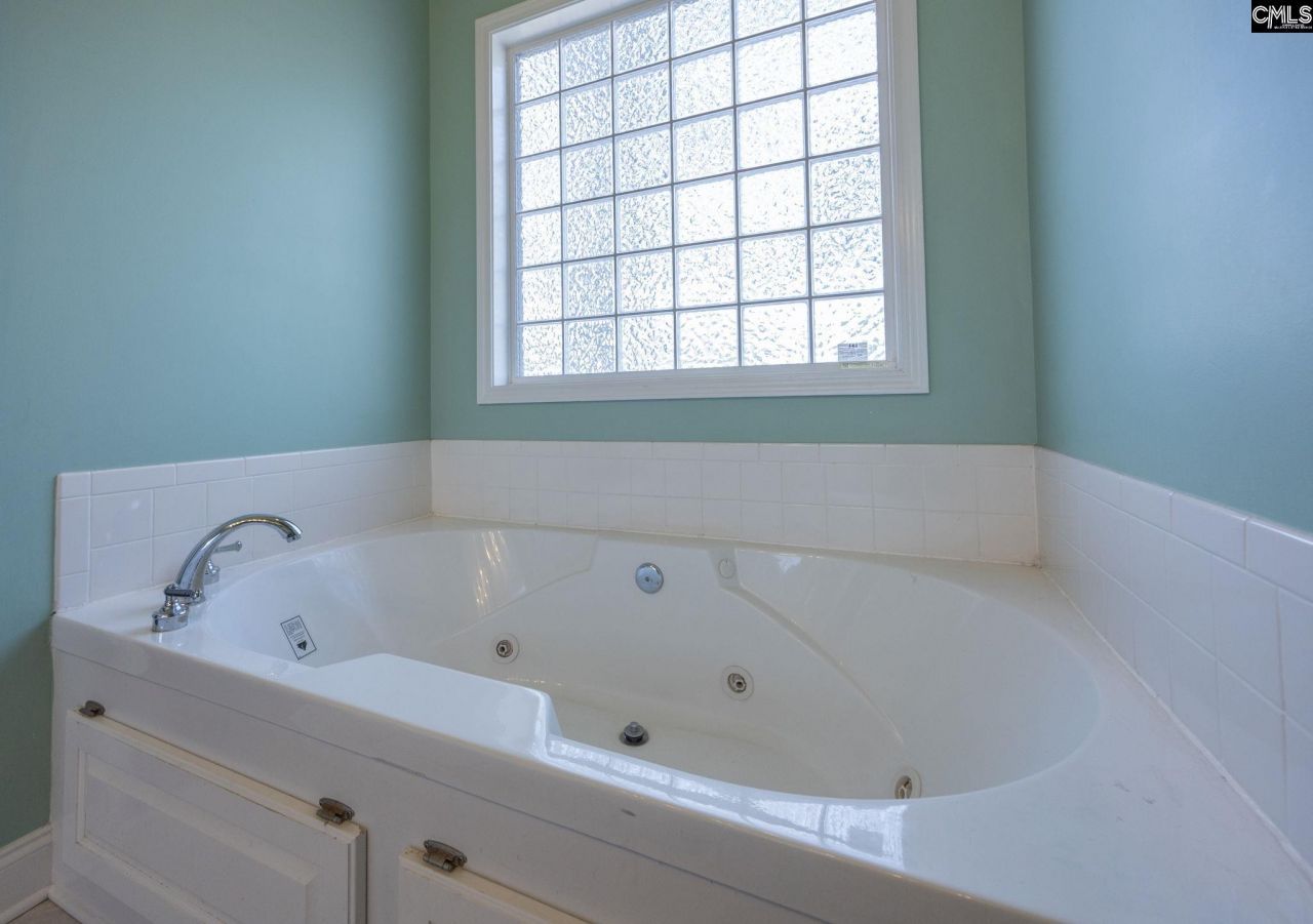 243 Haigs Creek N Photo 29