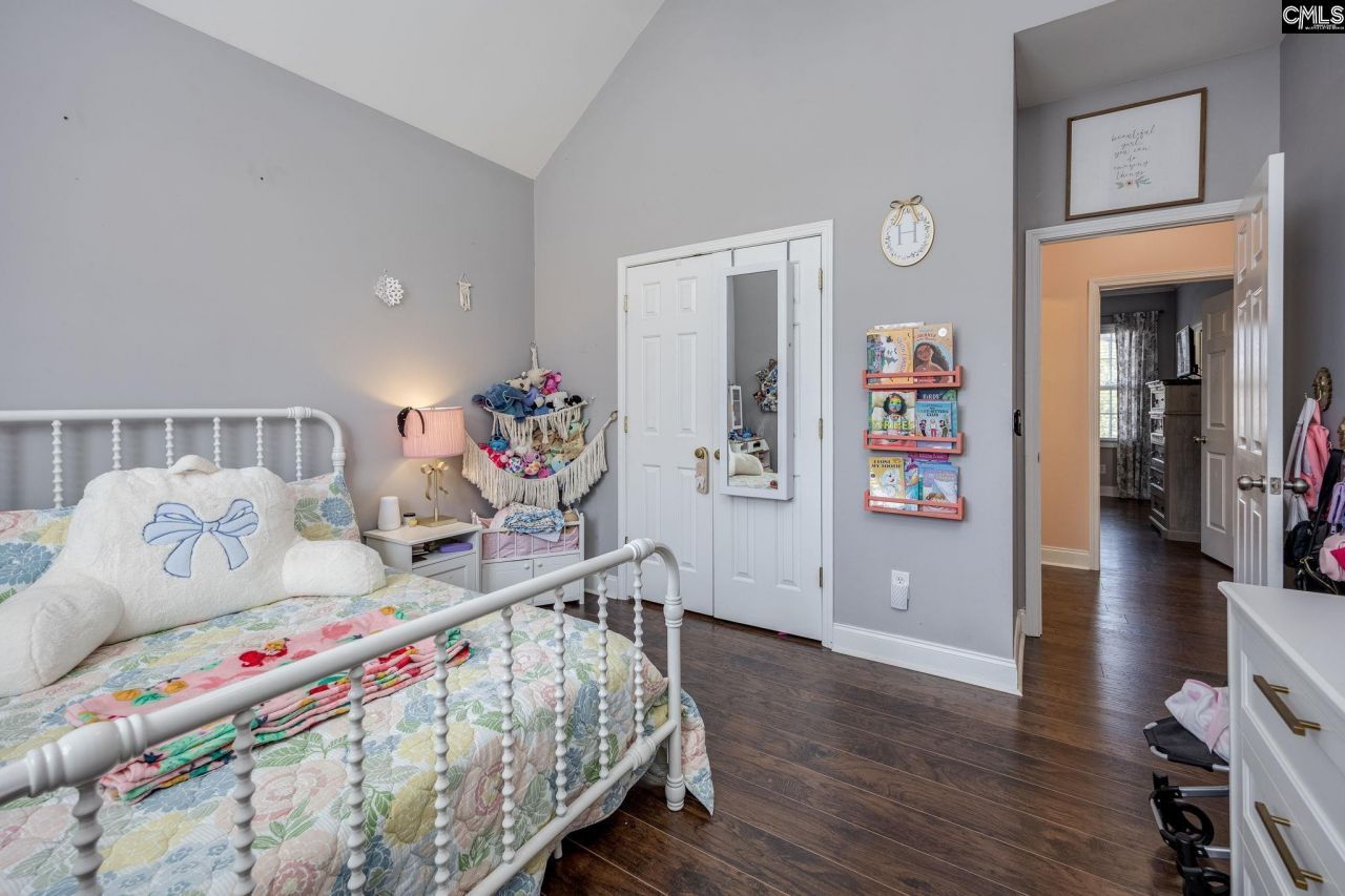 243 Haigs Creek N Photo 32