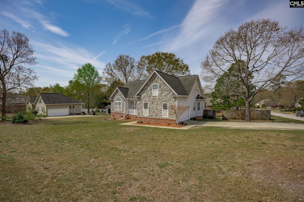 243 Haigs Creek N Photo 4