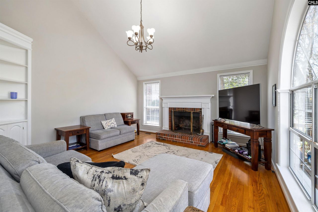 25 Glenhawk Loop Photo 10