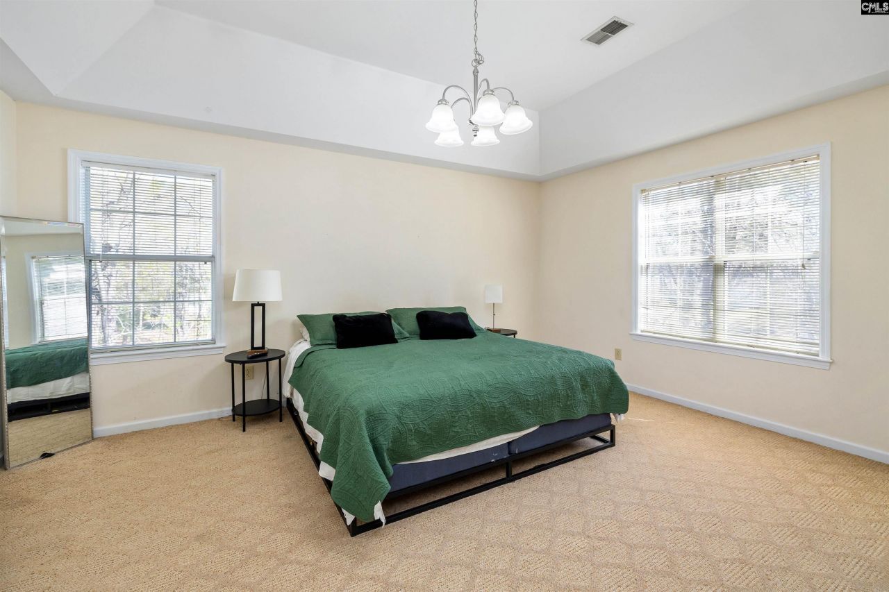 25 Glenhawk Loop Photo 22