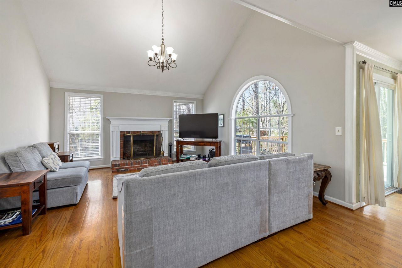 25 Glenhawk Loop Photo 8