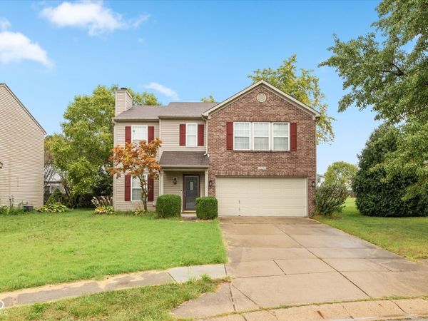 10270 Apple Blossom Circle, Fishers, IN 46038