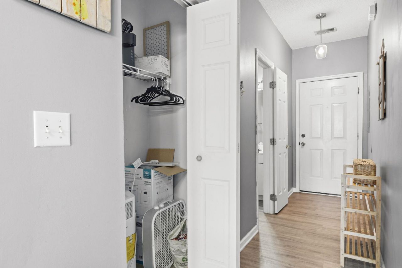 3939 Gladiola Ct.  Photo 5