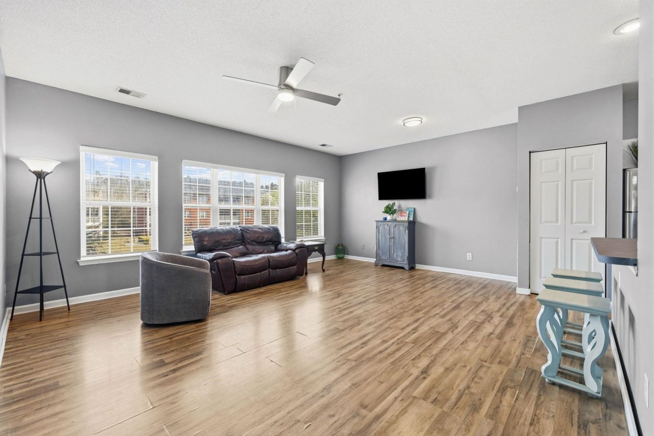 3939 Gladiola Ct.  Photo 8