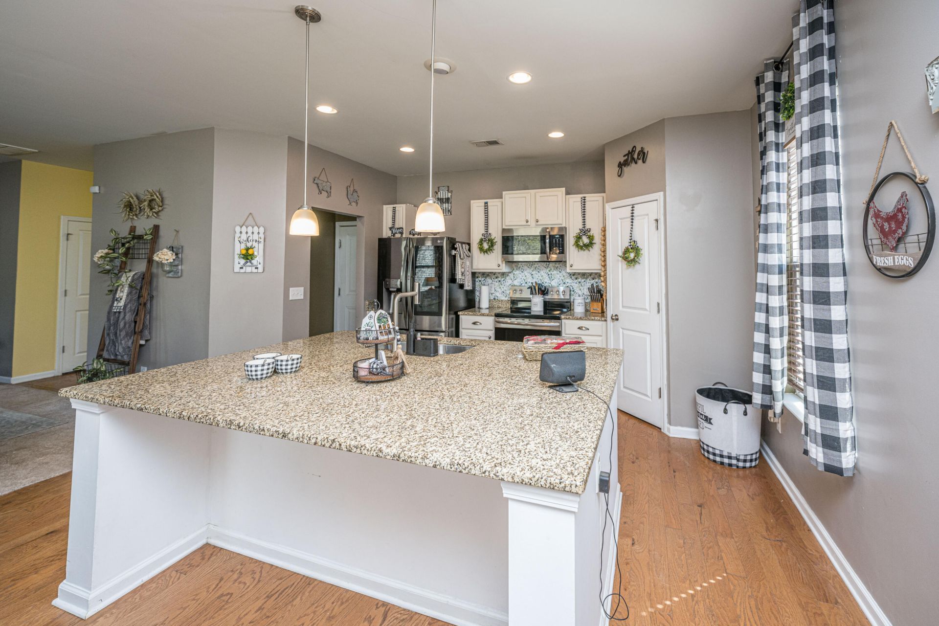 195 Hickory Ridge Way Photo 5