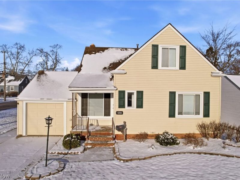 1216 E Miner Road, Mayfield Heights, OH 44124 Photo 1