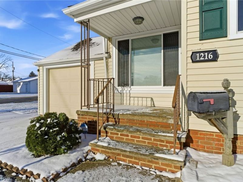 1216 E Miner Road, Mayfield Heights, OH 44124 Photo 2