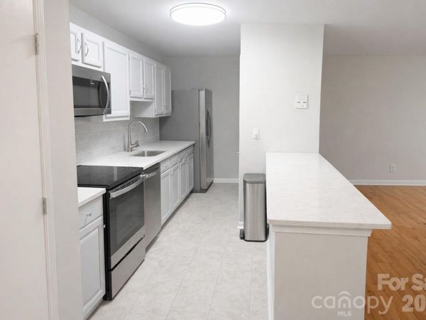 6106 Meadow Rose Lane , Charlotte, NC 28215