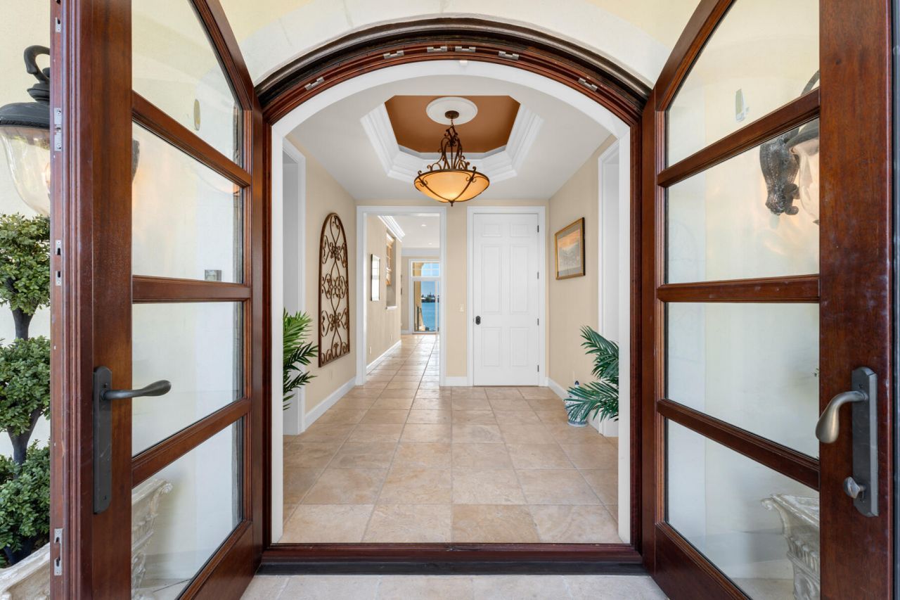 24 Cannon Royal Drive, Shark Key, FL 33040 Photo