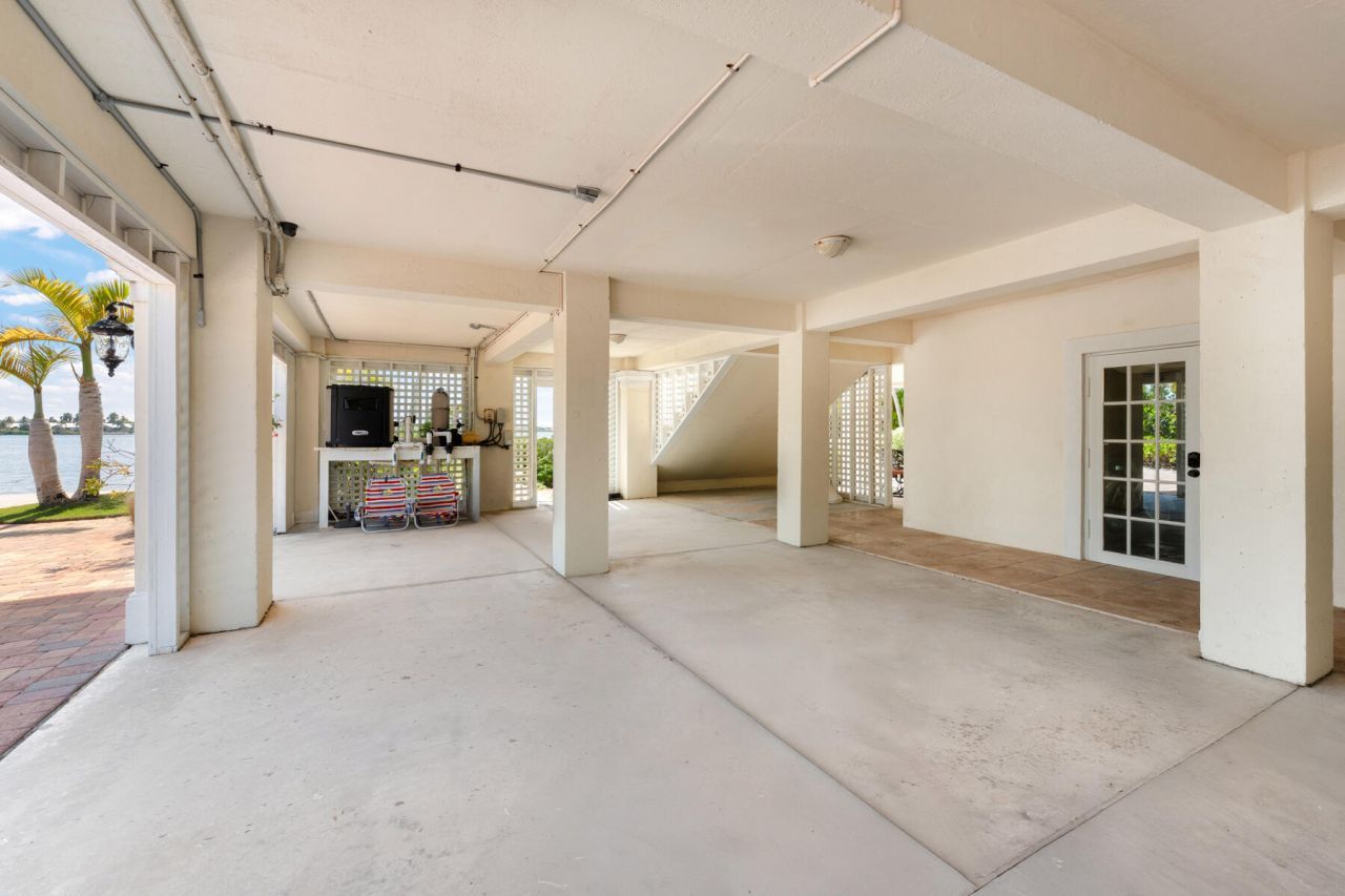 24 Cannon Royal Drive, Shark Key, FL 33040 Photo