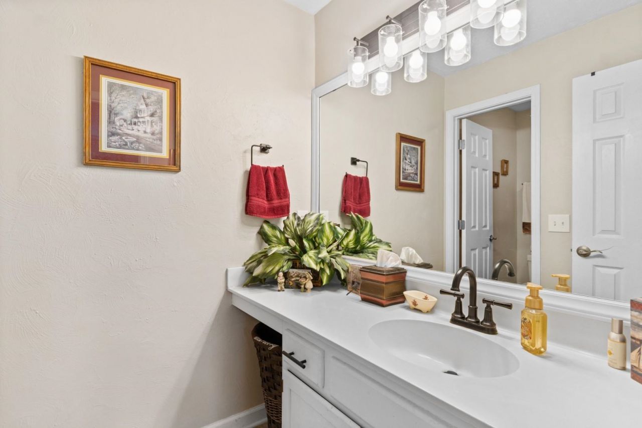 533 White River Dr.  Photo 15