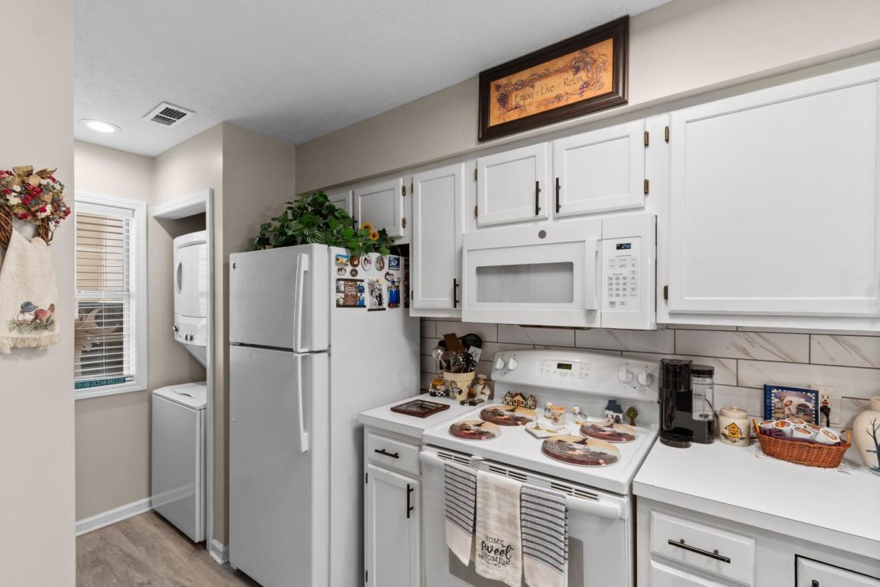 533 White River Dr.  Photo 8