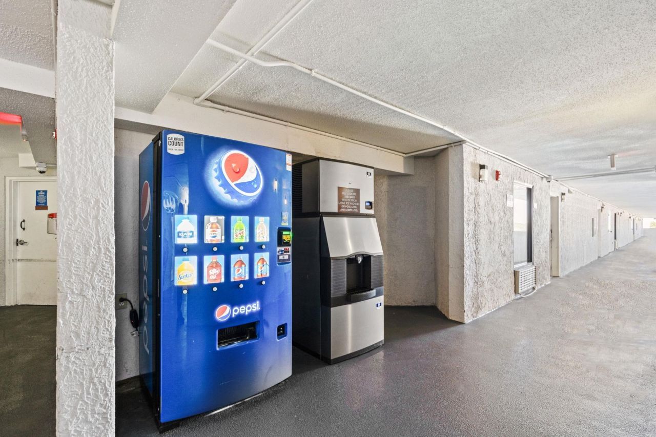 1501 S Ocean Blvd. Photo 18