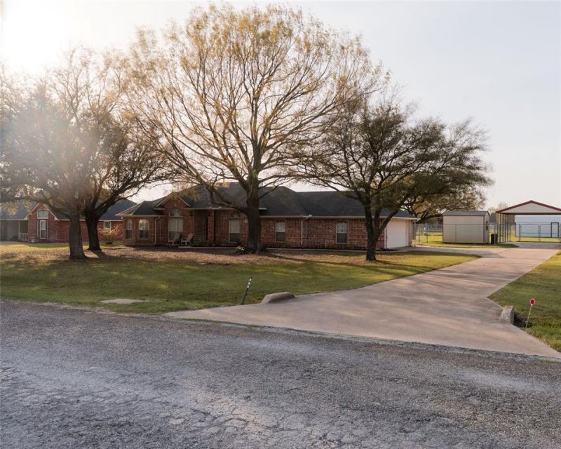 111 Fox Trail, Red Oak, TX 75154 Main Photo