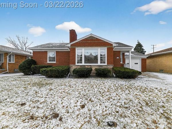 17314 Collinson Avenue, Eastpointe, MI 48021