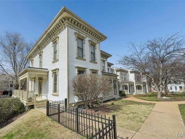 2224 Hickory Street, St Louis, MO 63104