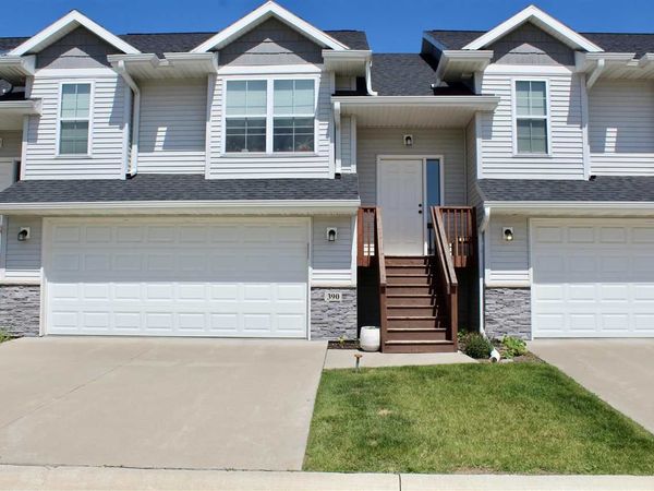 390 Tanglewood Dr, Solon, IA 52333