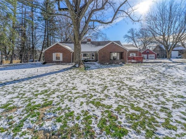 1742 N Ellsworth Avenue , Salem, OH 44460