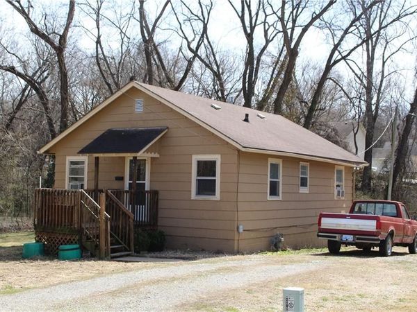 1027 Delaware Street, Leavenworth, KS 66048