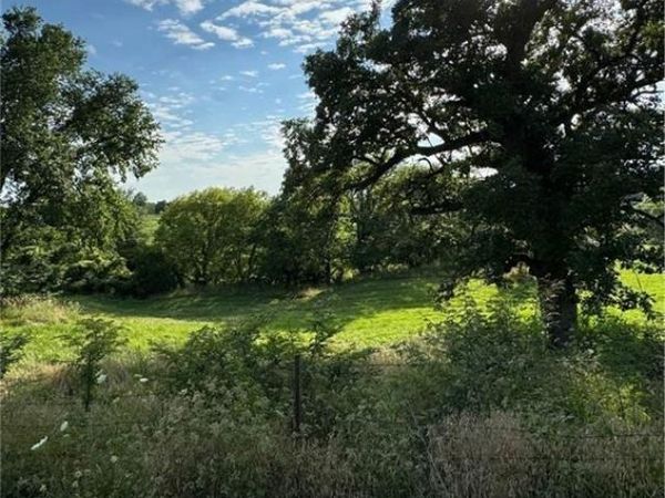 30105 Salem Road, Weston, MO 64098