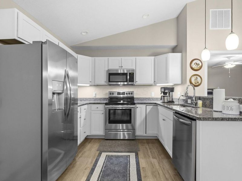 8392 Taylor Chase Drive , Reynoldsburg, OH 43068 Photo 10