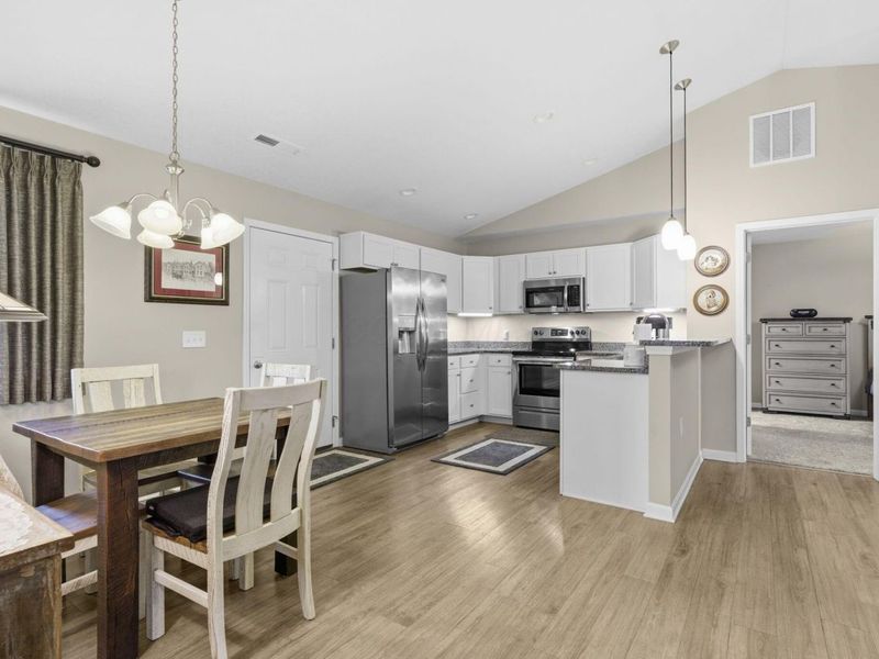 8392 Taylor Chase Drive , Reynoldsburg, OH 43068 Photo 11