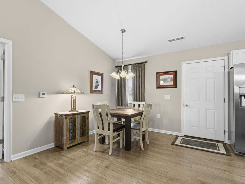 8392 Taylor Chase Drive , Reynoldsburg, OH 43068 Photo 12