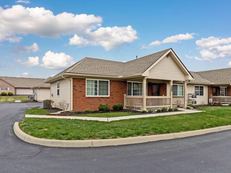 8392 Taylor Chase Drive , Reynoldsburg, OH 43068 Photo 2