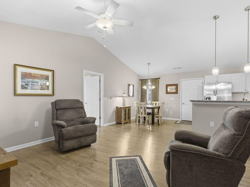 8392 Taylor Chase Drive , Reynoldsburg, OH 43068 Photo 4