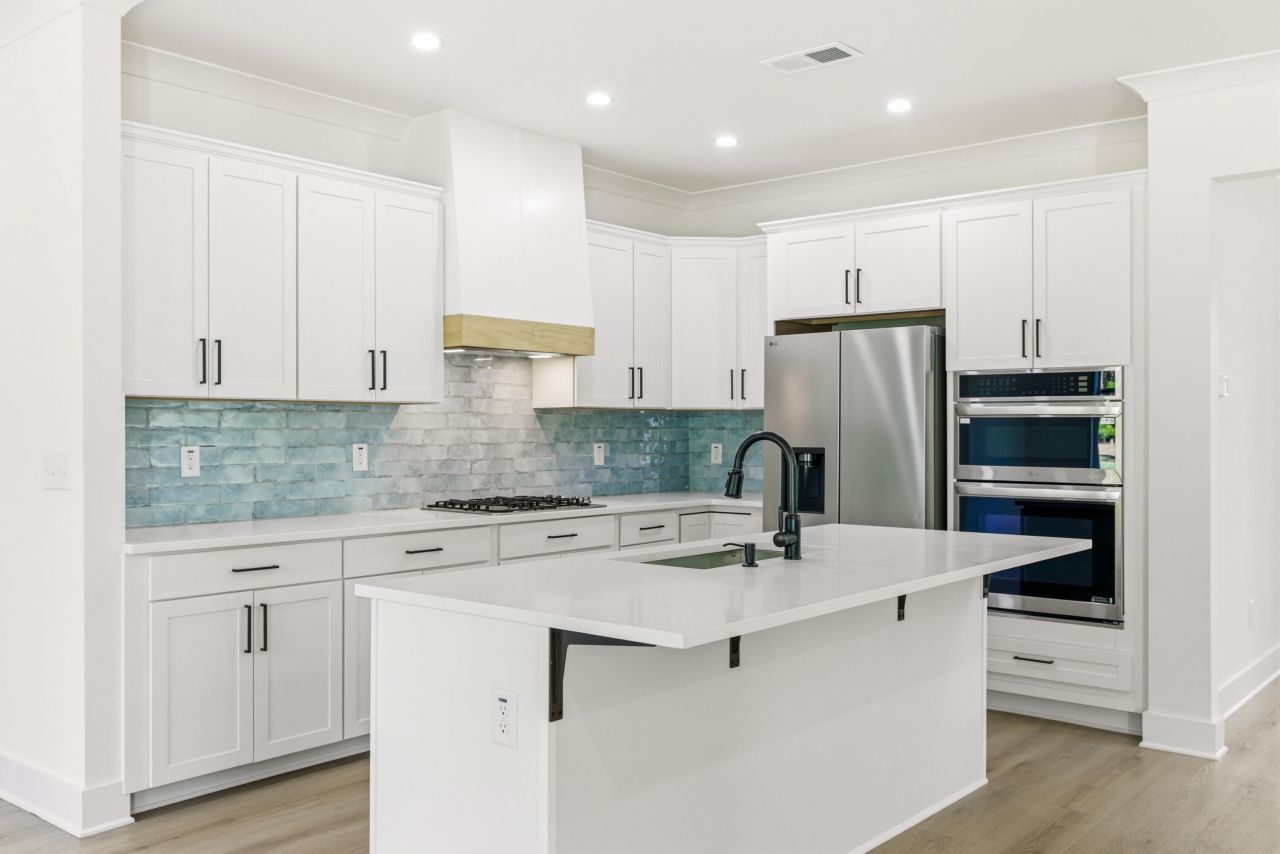 2000 Bahama Drive Photo 17