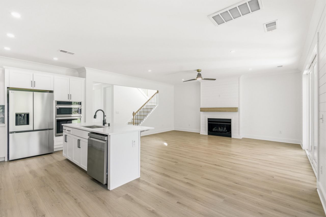 2000 Bahama Drive Photo 28