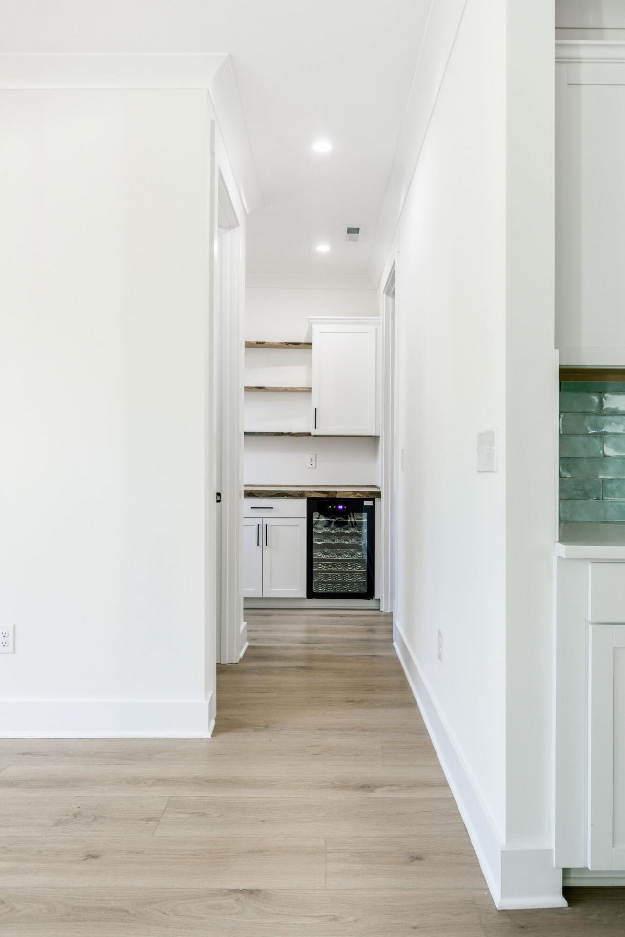 2000 Bahama Drive Photo 32