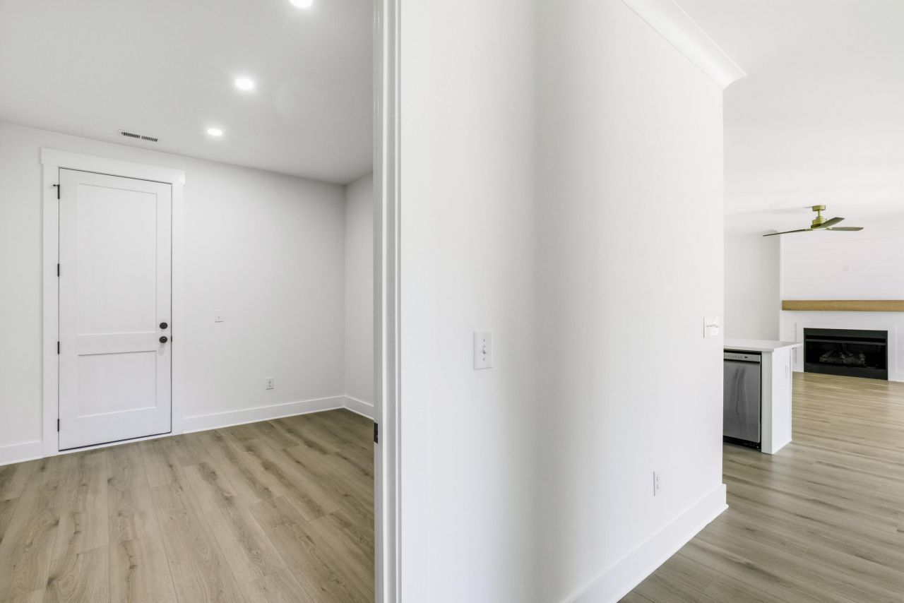 2000 Bahama Drive Photo 35