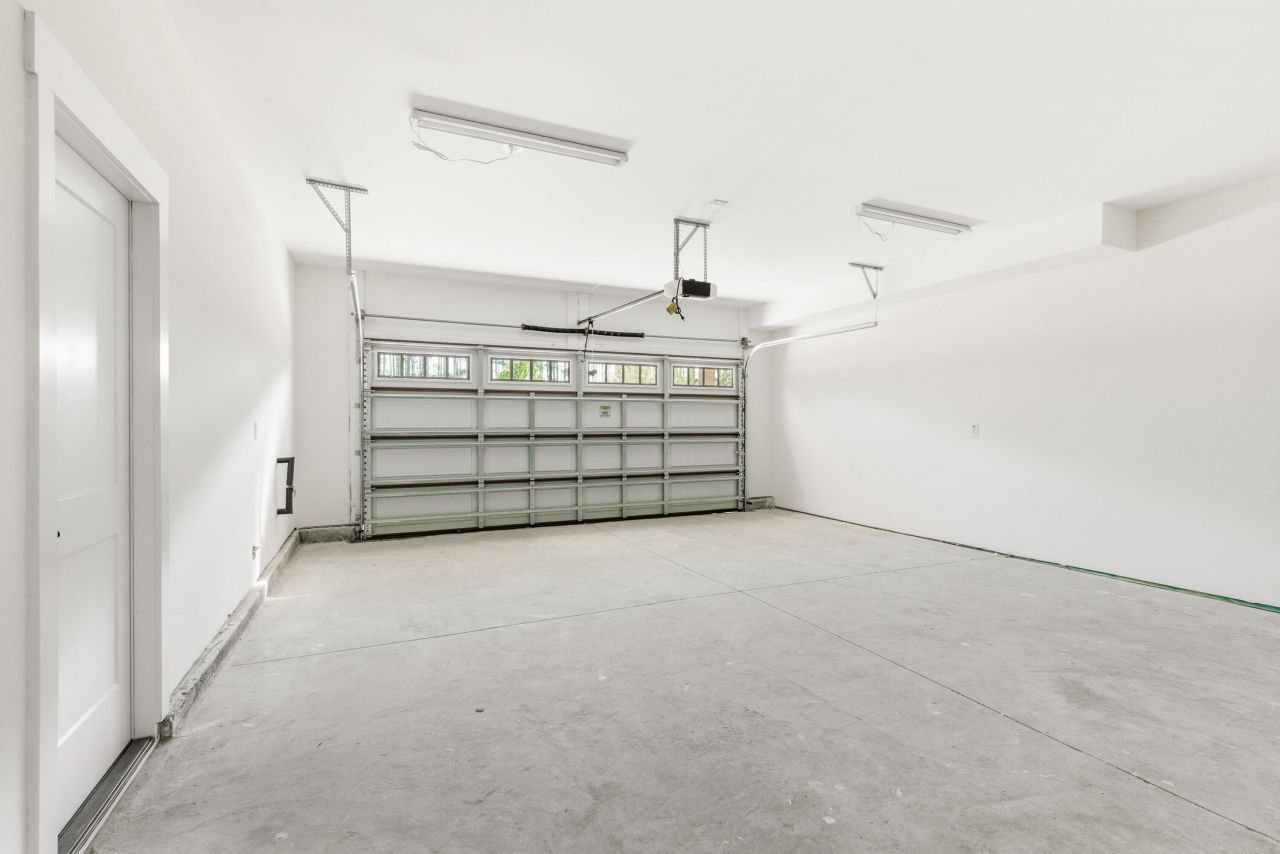 2000 Bahama Drive Photo 37