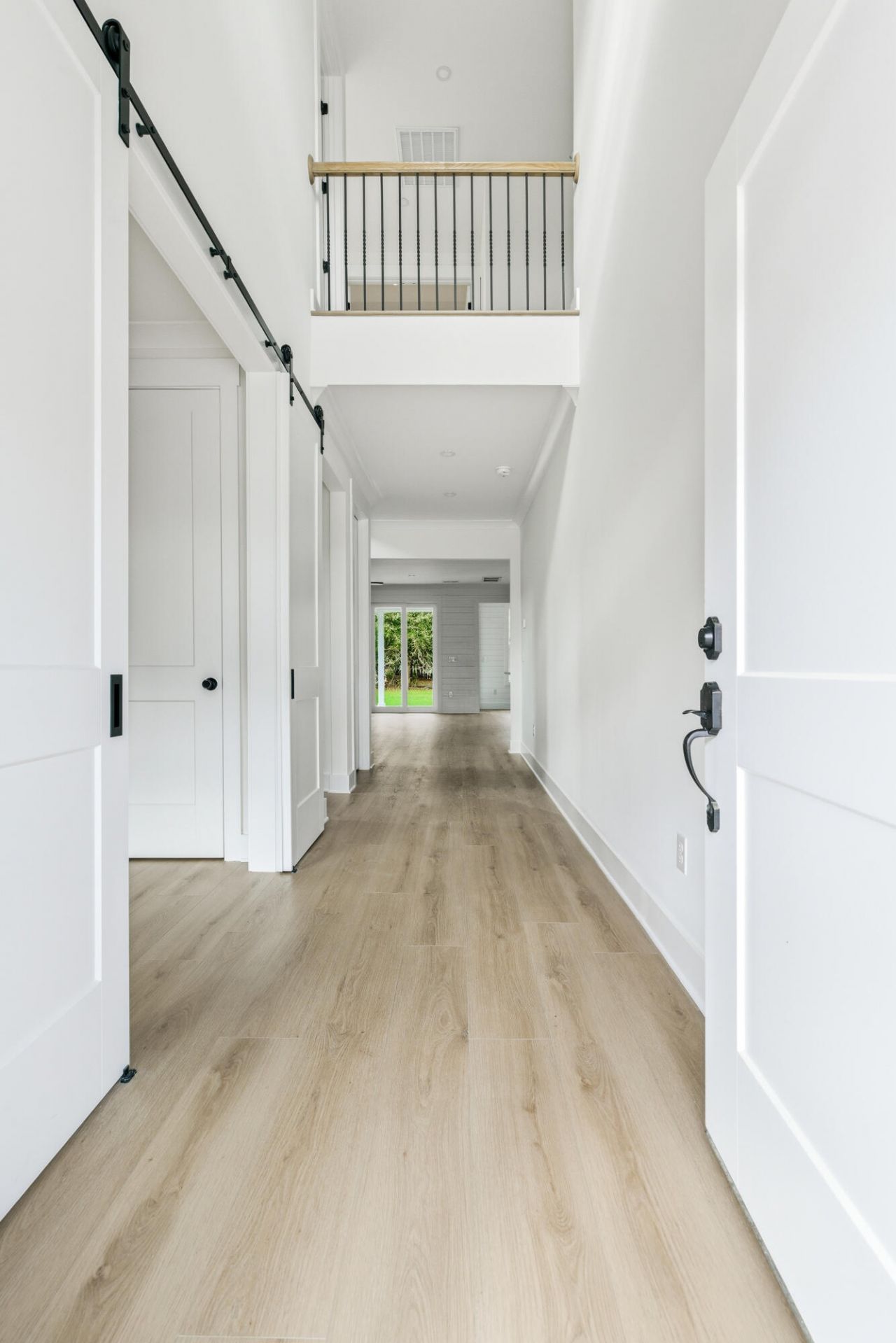 2000 Bahama Drive Photo 4