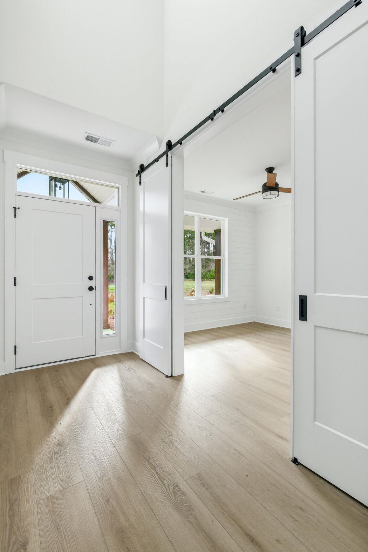 2000 Bahama Drive Photo 5