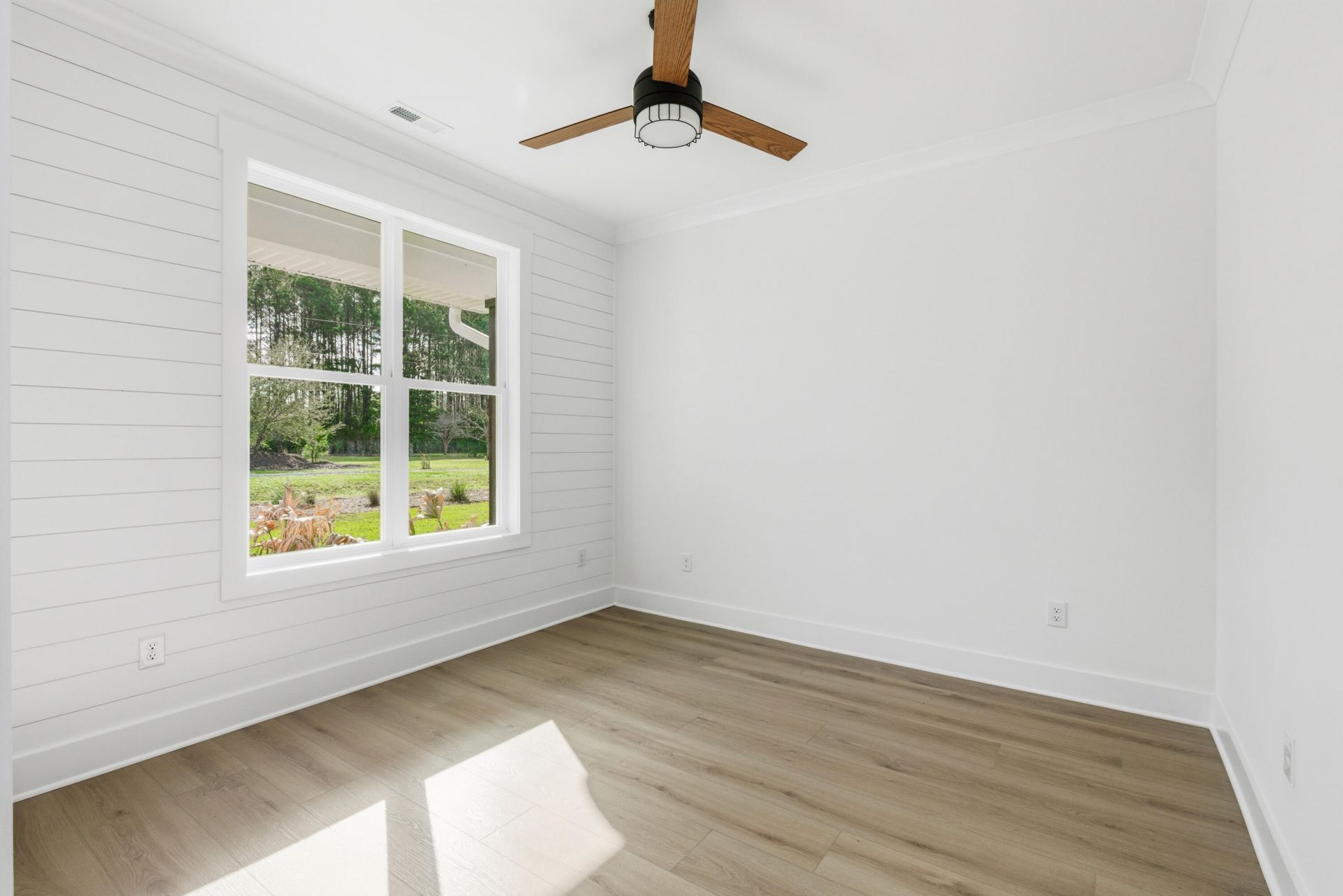 2000 Bahama Drive Photo 7