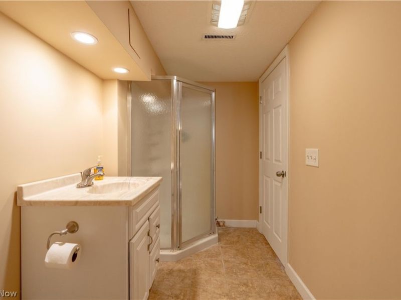 3939 Thunderbird Circle NW, North Canton, OH 44720 Photo 26