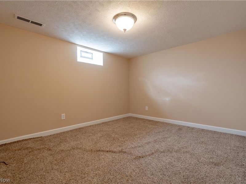 3939 Thunderbird Circle NW, North Canton, OH 44720 Photo 27