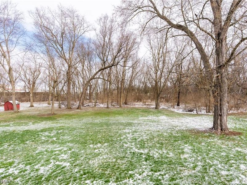 3939 Thunderbird Circle NW, North Canton, OH 44720 Photo 3