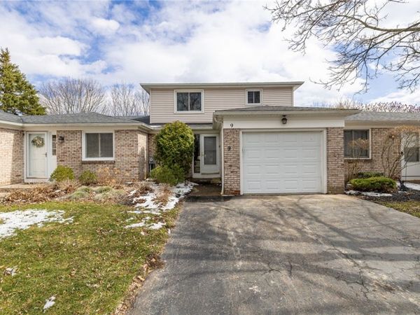 9 Hollingham, Fairport, NY 14450