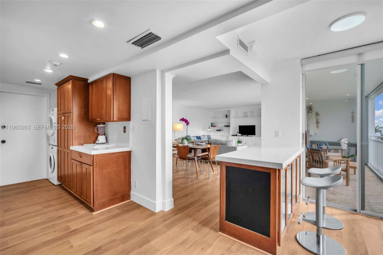 611 Ocean Dr , Unit 3E, Key Biscayne, FL 33149 Photo