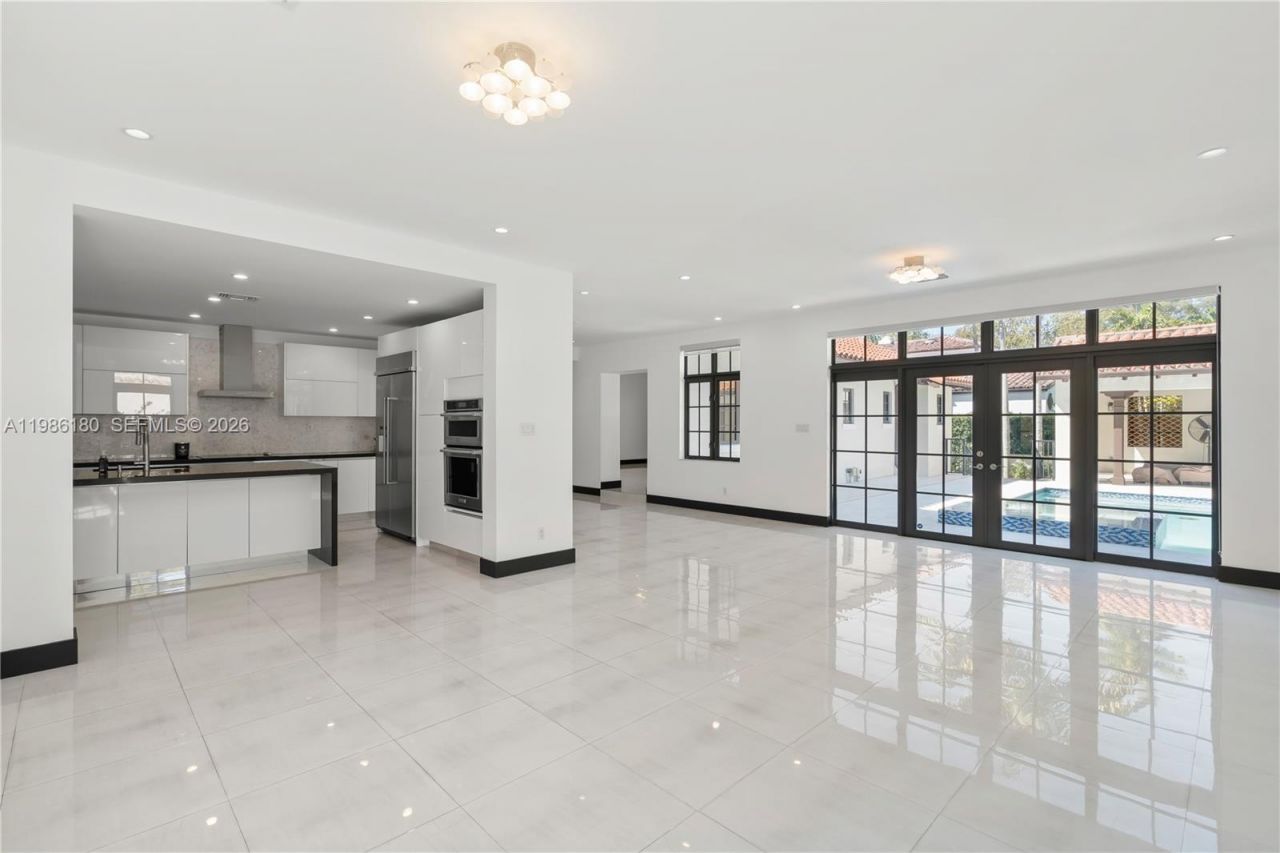 519 Alhambra Cir, Coral Gables, FL 33134 Photo