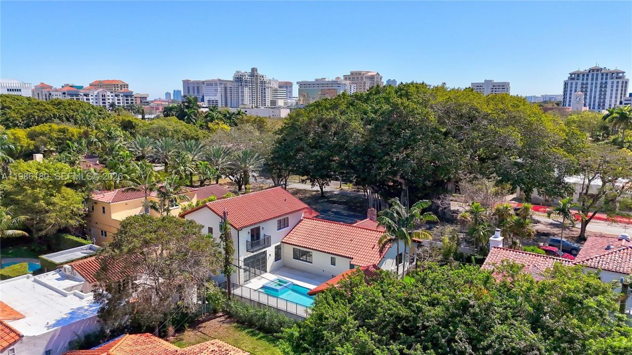 519 Alhambra Cir, Coral Gables, FL 33134 Photo