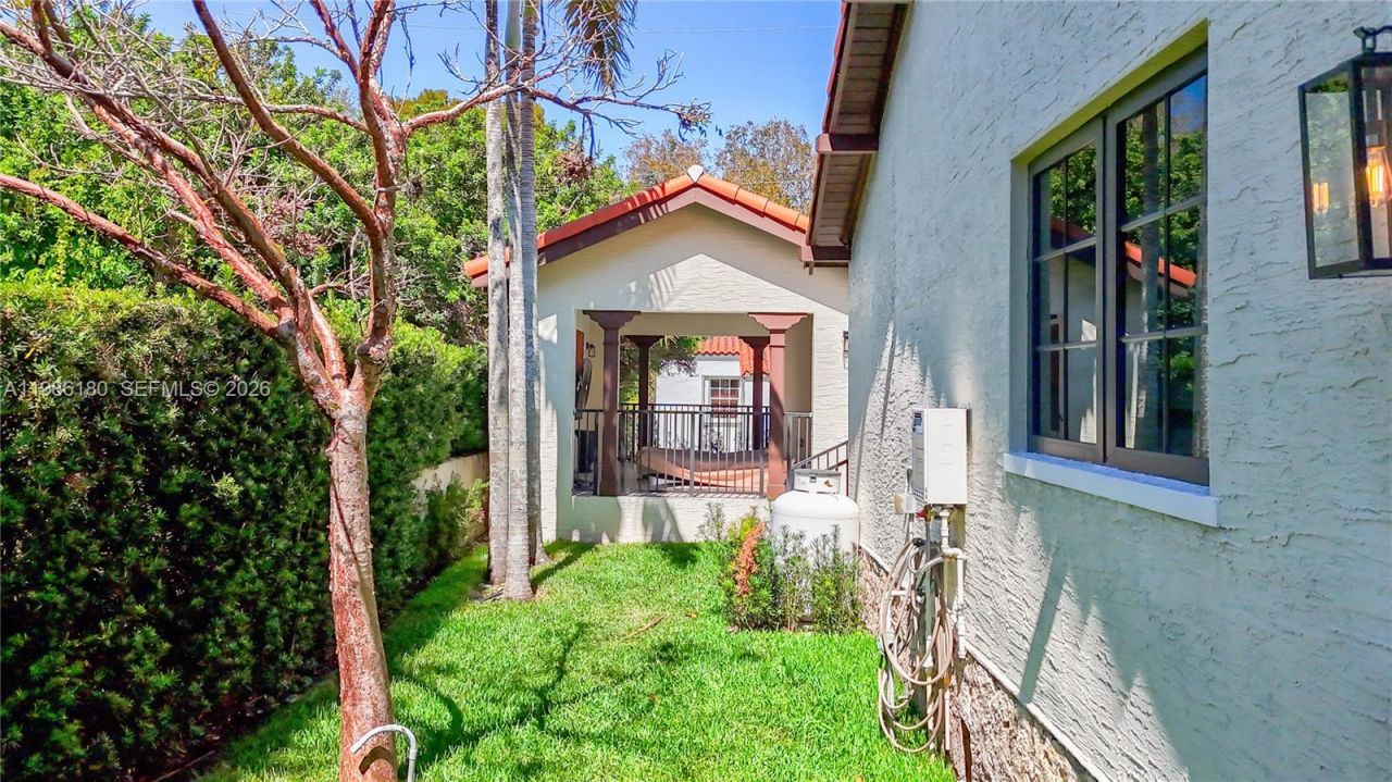 519 Alhambra Cir, Coral Gables, FL 33134 Photo