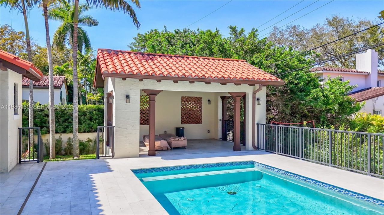 519 Alhambra Cir, Coral Gables, FL 33134 Photo