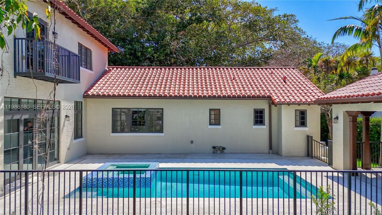 519 Alhambra Cir, Coral Gables, FL 33134 Photo